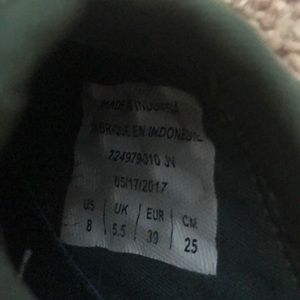 Nike Shoes - Nike Free Tennis Shoes Nike Shoes - Nike Free Tennis Shoes